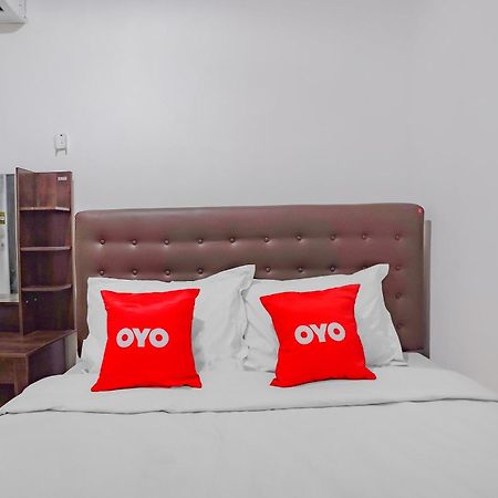 SPOT ON 90110 A1 Pakis Argosari Hotel Surabaya Kültér fotó