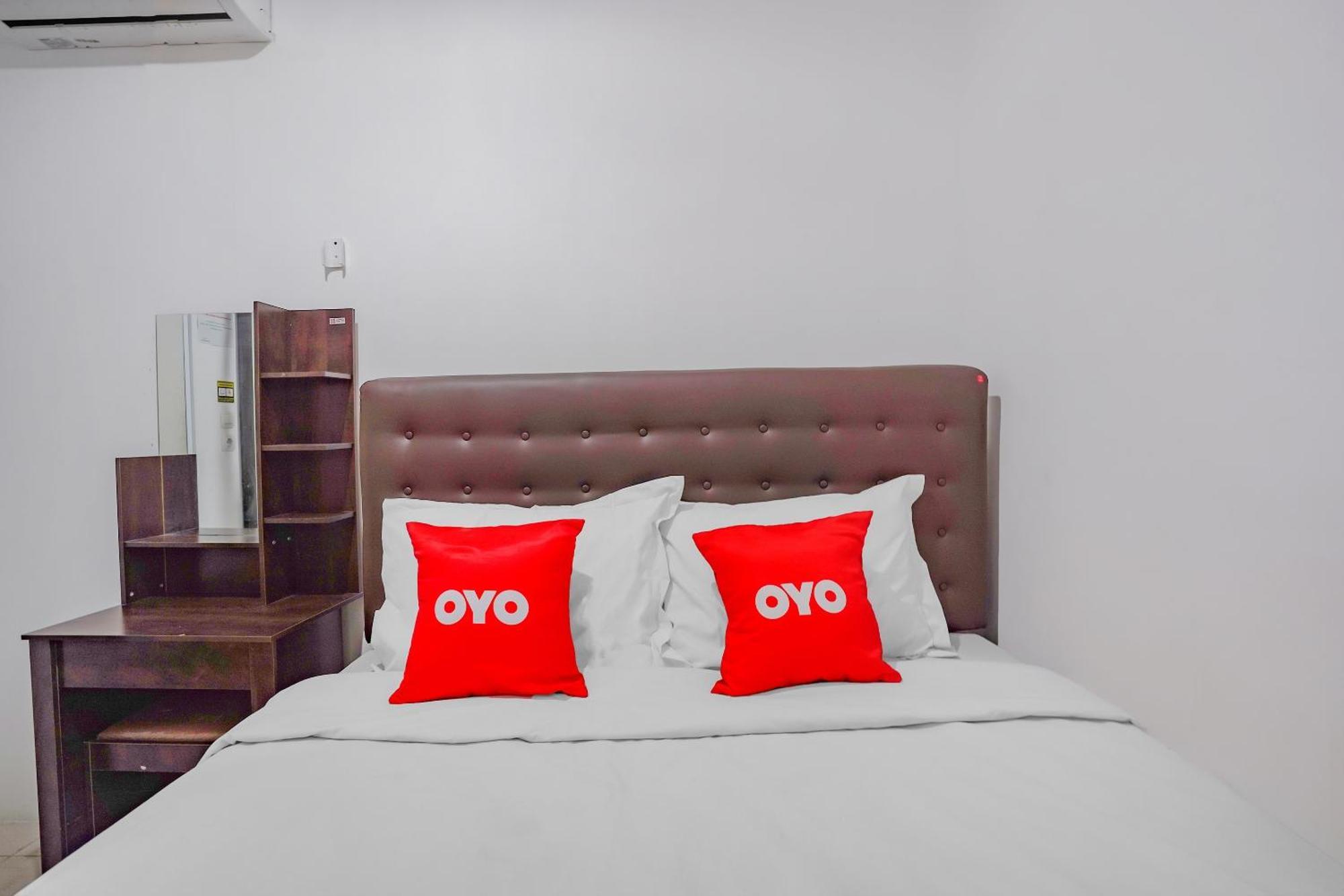 SPOT ON 90110 A1 Pakis Argosari Hotel Surabaya Kültér fotó