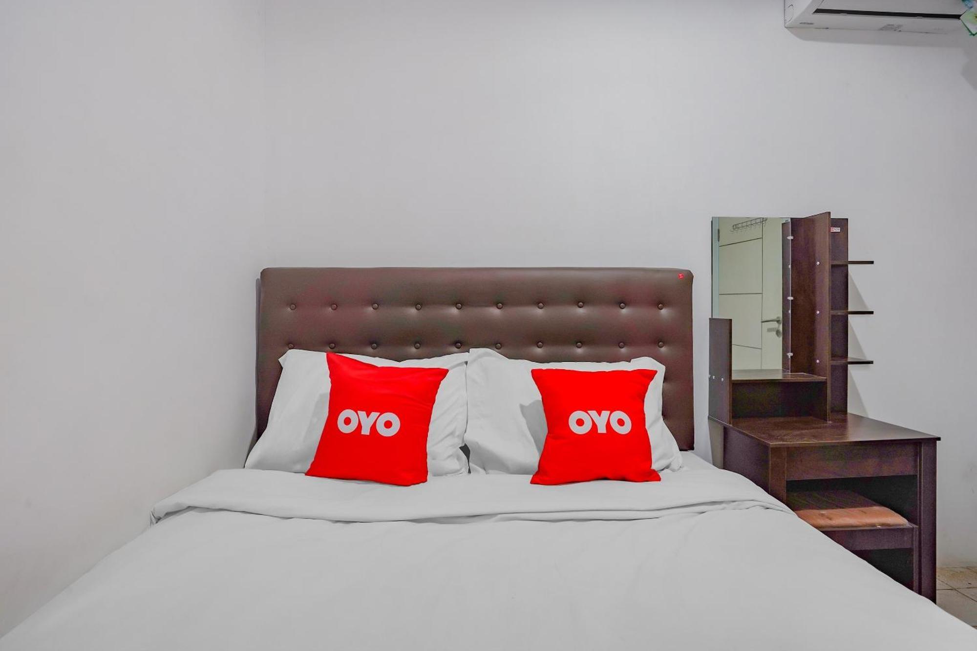 SPOT ON 90110 A1 Pakis Argosari Hotel Surabaya Kültér fotó