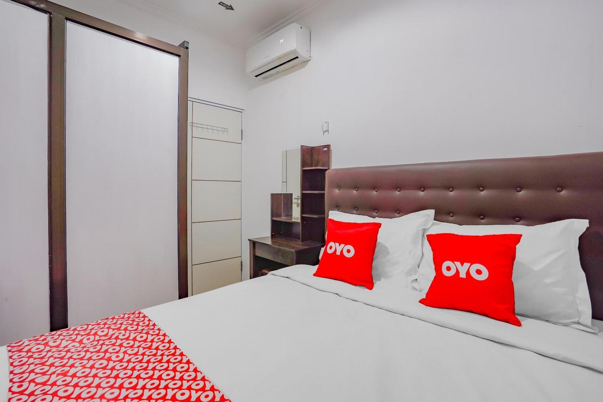 SPOT ON 90110 A1 Pakis Argosari Hotel Surabaya Kültér fotó